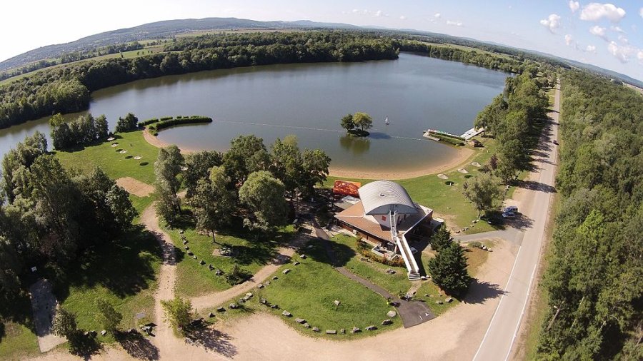 Le Lac de Laives en Bourgogne : que voir et que faire aux alentours ?