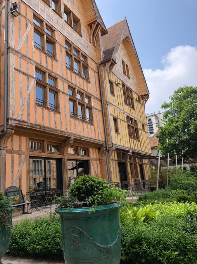 Découvrez la ville de Troyes de manière authentique